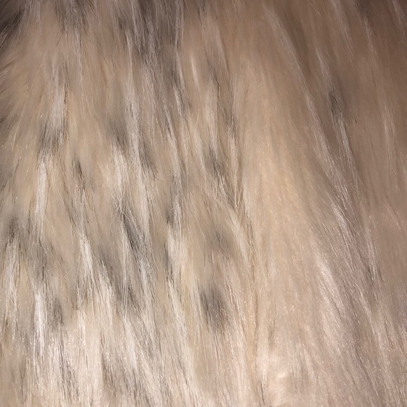 Rachel Zoe faux fur vest - Picture 3 of 10